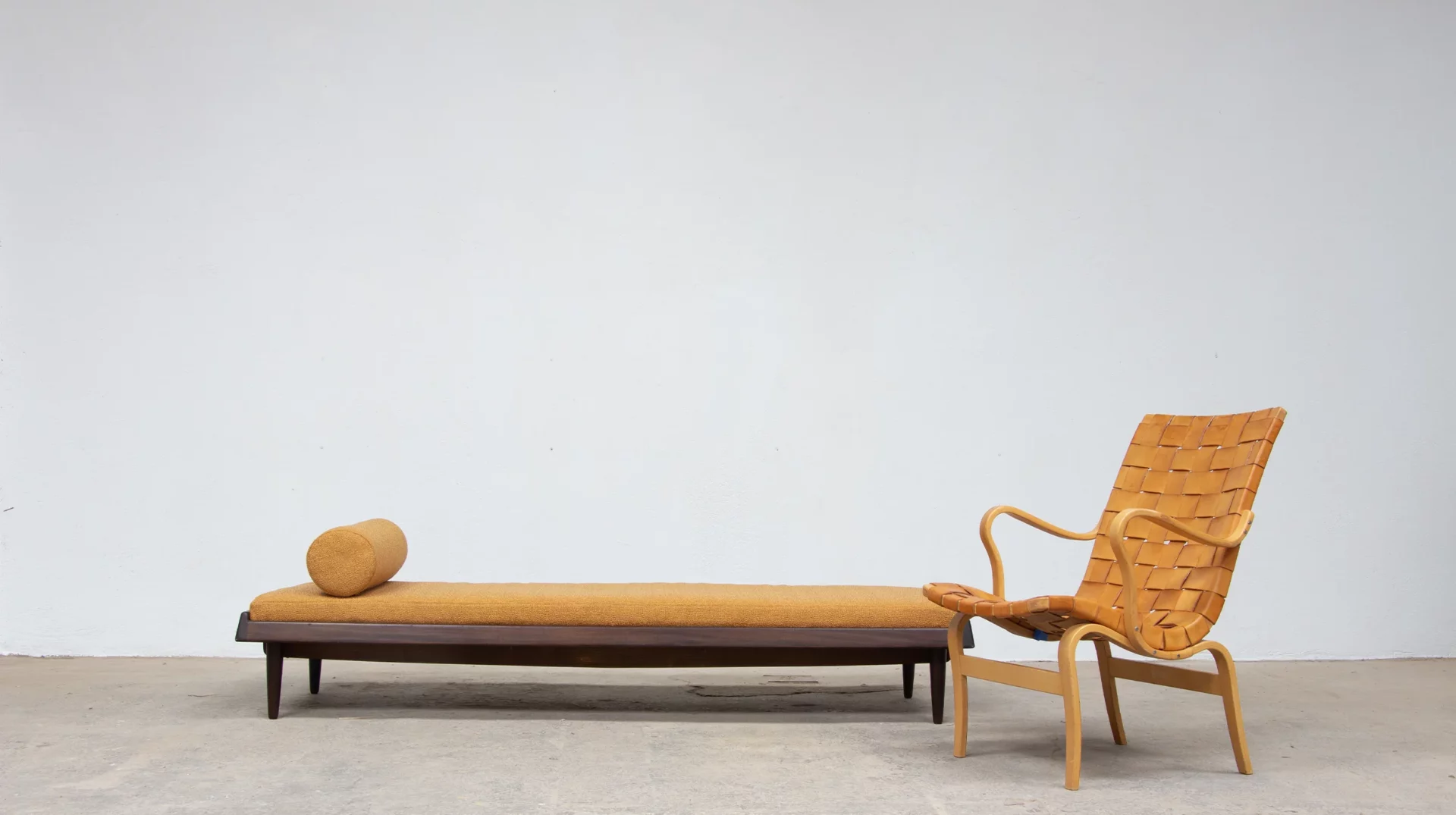 daybed Hans olsen modèle TV 161 en teck et tissu bouclette casamance pour l'éditeur Bramin, Danemark 1960's accompagné du fauteuil Eva de Bruno Mathsson