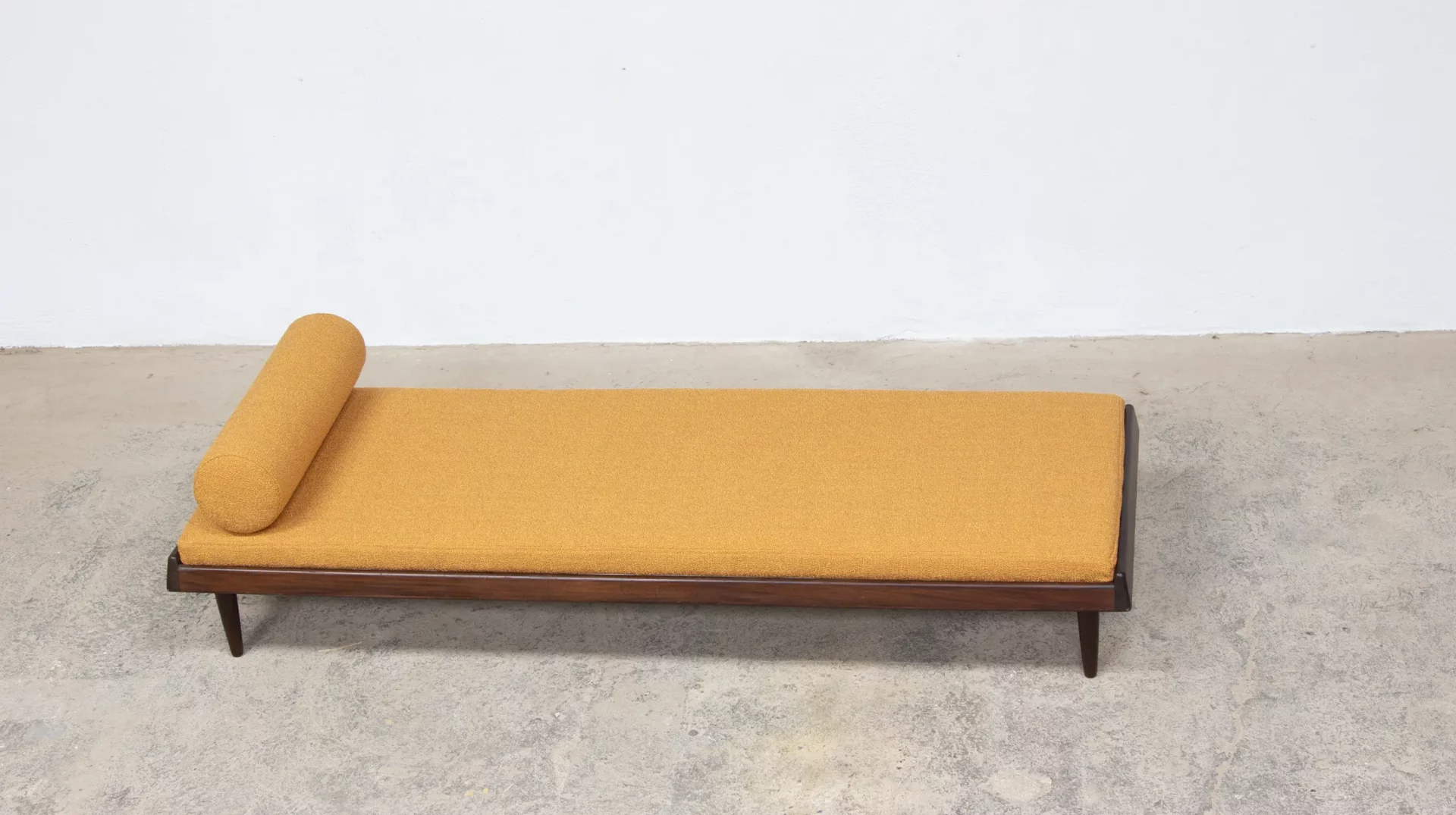 daybed Hans olsen modèle TV 161 en teck et tissu bouclette casamance pour l'éditeur Bramin, Danemark 1960's, vue de haut