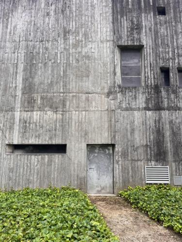 Claude-parent-eglise-bunker-beton-brutalisme-paul-virilio-nevers-architecte-architecture-modernisme-le-corbusier-le-banlay-nievre