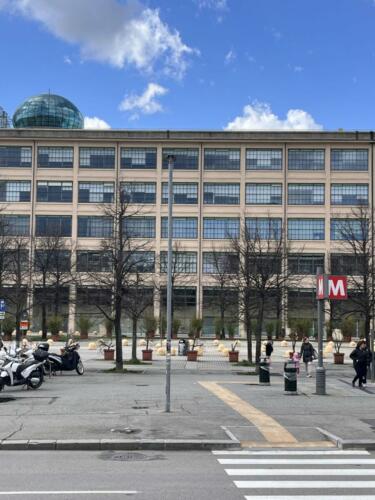 fiat-lingotto-usine-giacomo-matte-trucco-architecture-architecte-modernisme-moderniste-modern-industriel-le-corbusier-beton-olddesign-turin-torino-italia-italie-italy-XX-ème-siècle