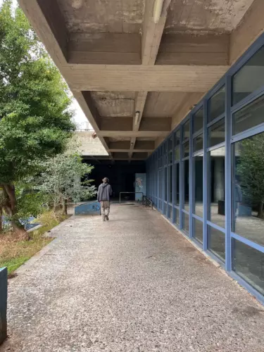 architecture-brutaliste-grece-1974-4