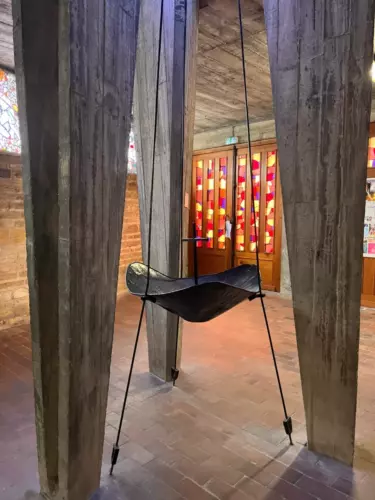 notre-dame-royan-detail-interieur-vitrail