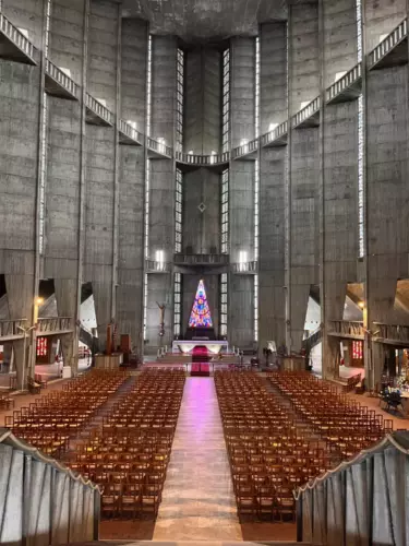 notre-dame-royan-interieur-nef