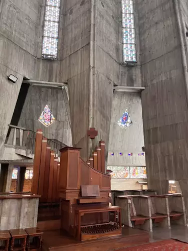 notre-dame-royan-orgue-interieur