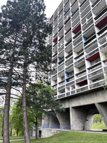 unité-habitation-firminy-le-corbusier-site-brutalisme-architecture-modernisme-appartement